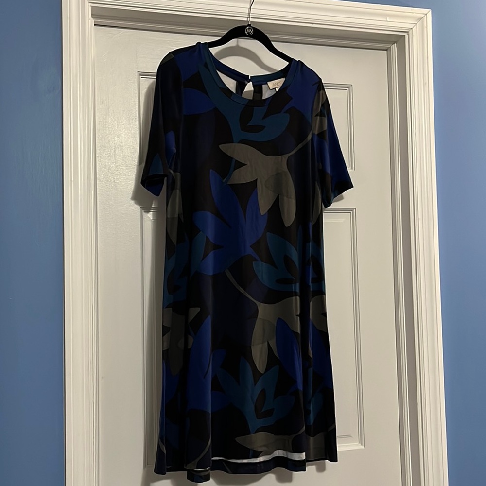 Loft size small black blue flowy floral dress spring summer casual